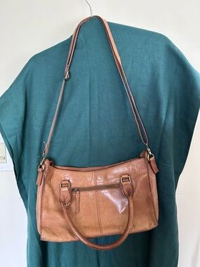 BORN Classic Tan 100% Leather Shoulder Bag